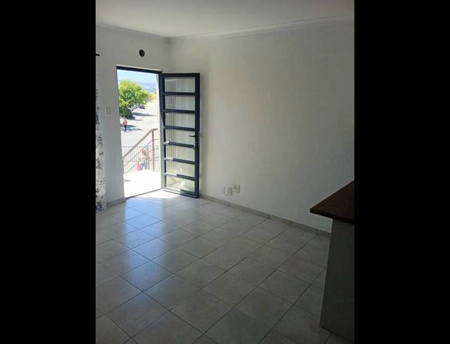 2 BEDROOM APARTMENT FOR SALE IN SOUTHFORK